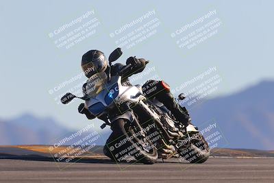media/Nov-06-2023-Moto Forza (Mon) [[ce023d0744]]/3-Intermediate Group/Session 5 (Turn 9)/